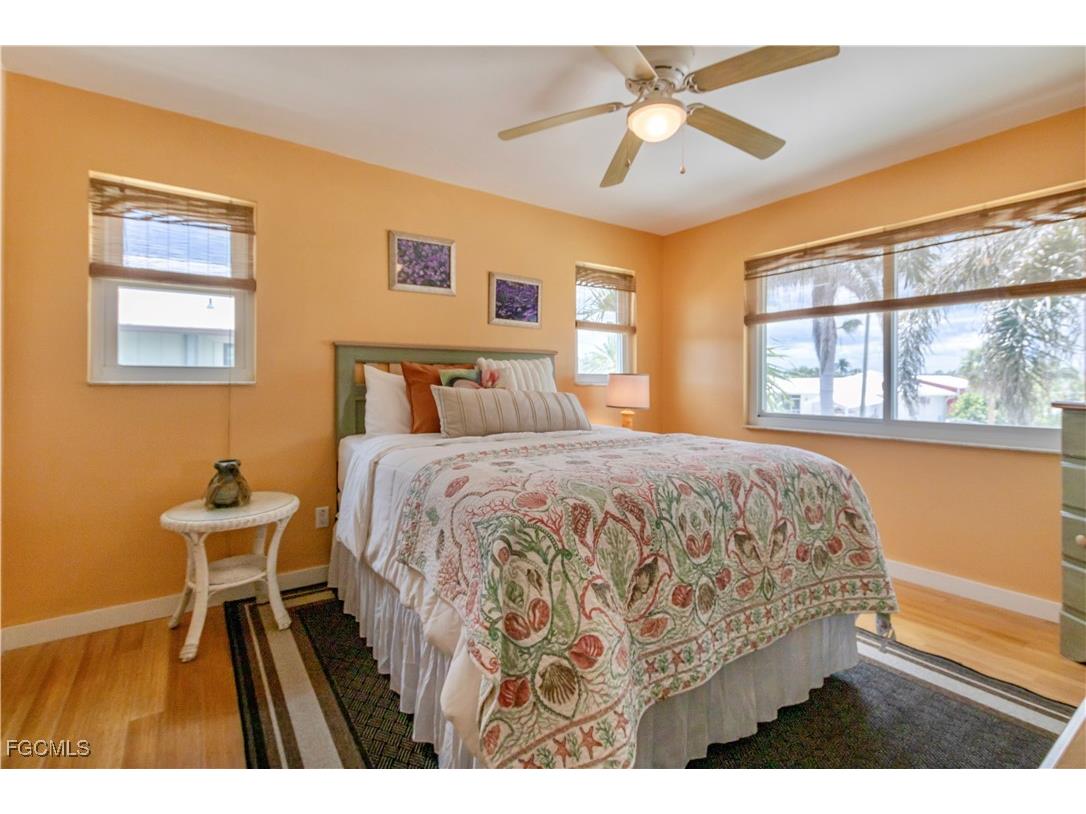 2372 Baybreeze Street Saint James City FL 33956 2025016172 image32