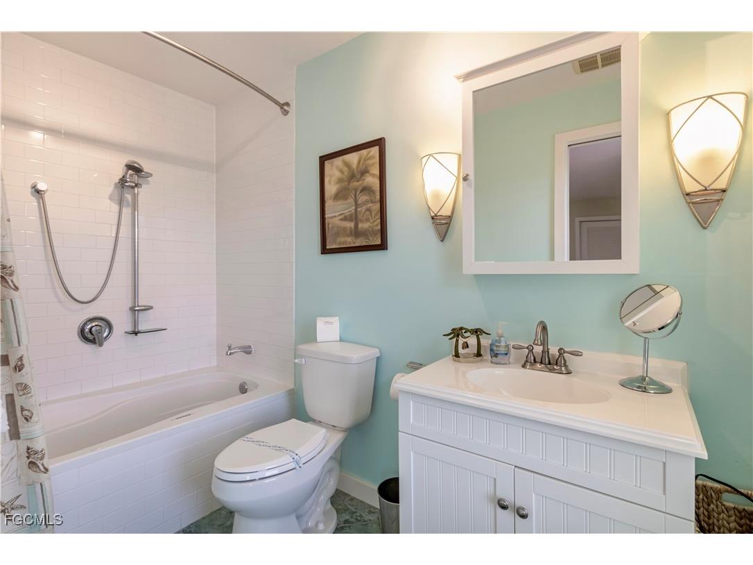 2372 Baybreeze Street Saint James City FL 33956 2025016172 image38