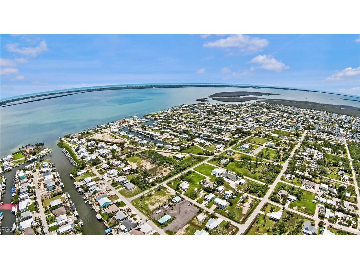 2372 Baybreeze Street Saint James City FL 33956 2025016172 image43