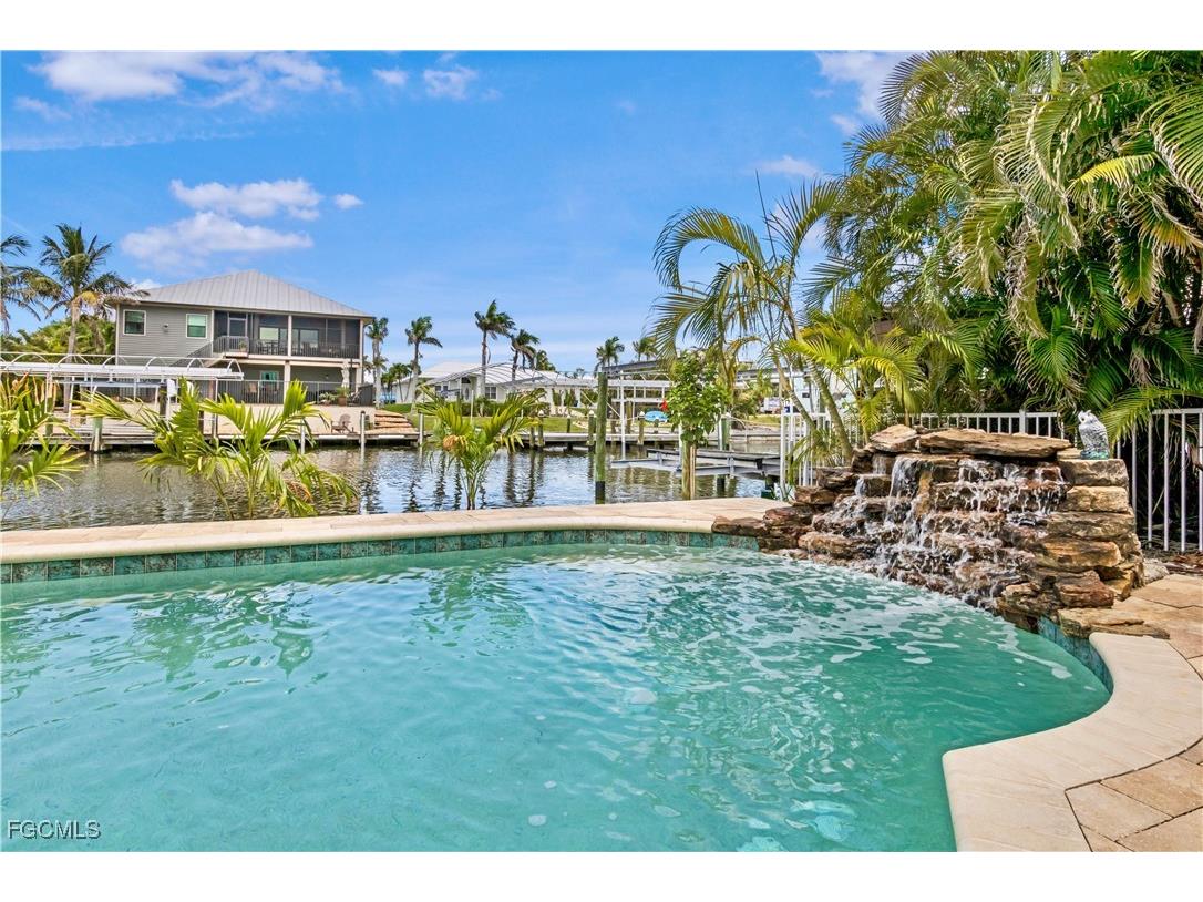 2372 Baybreeze Street Saint James City FL 33956 2025016172 image8