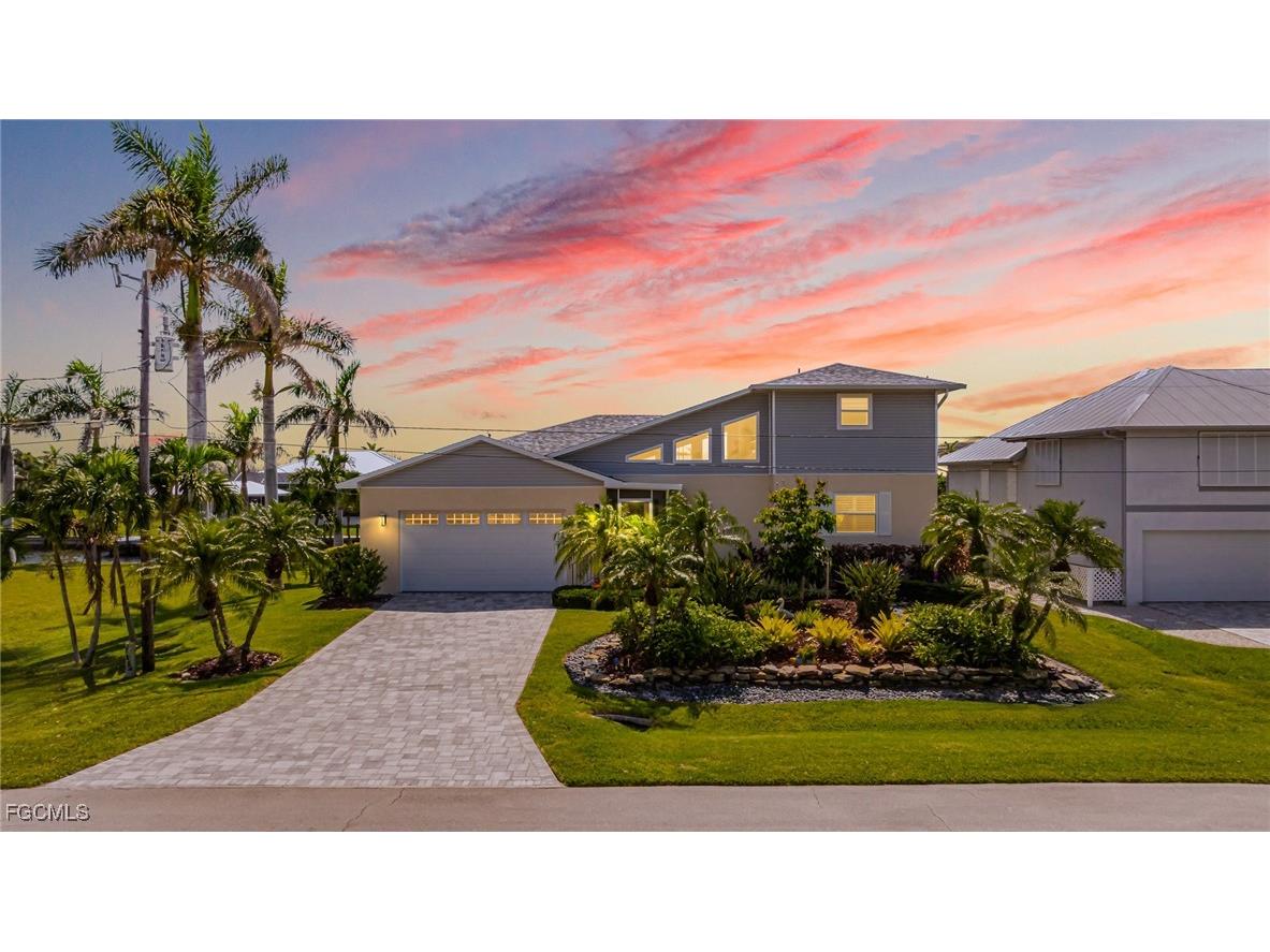 2372 Cherimoya Lane Saint James City FL 33956 2025002846 image1