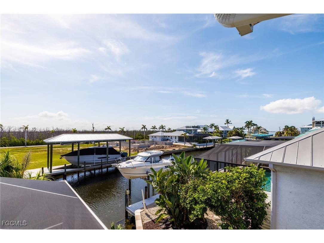 2372 Cherimoya Lane Saint James City FL 33956 2025002846 image8