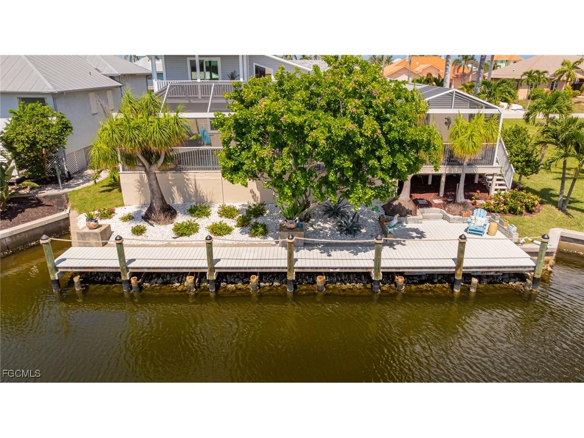 2372 Cherimoya Lane Saint James City FL 33956 2025002846 image9