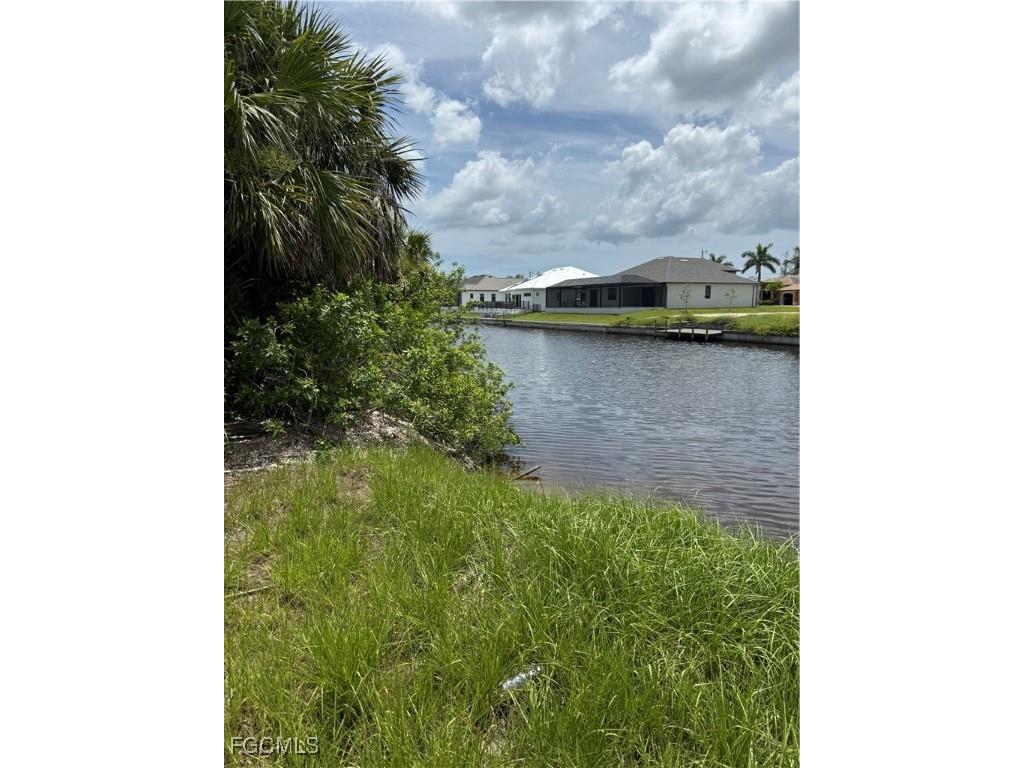 2372 NW 38th Place Cape Coral FL 33993 2025004887 image1