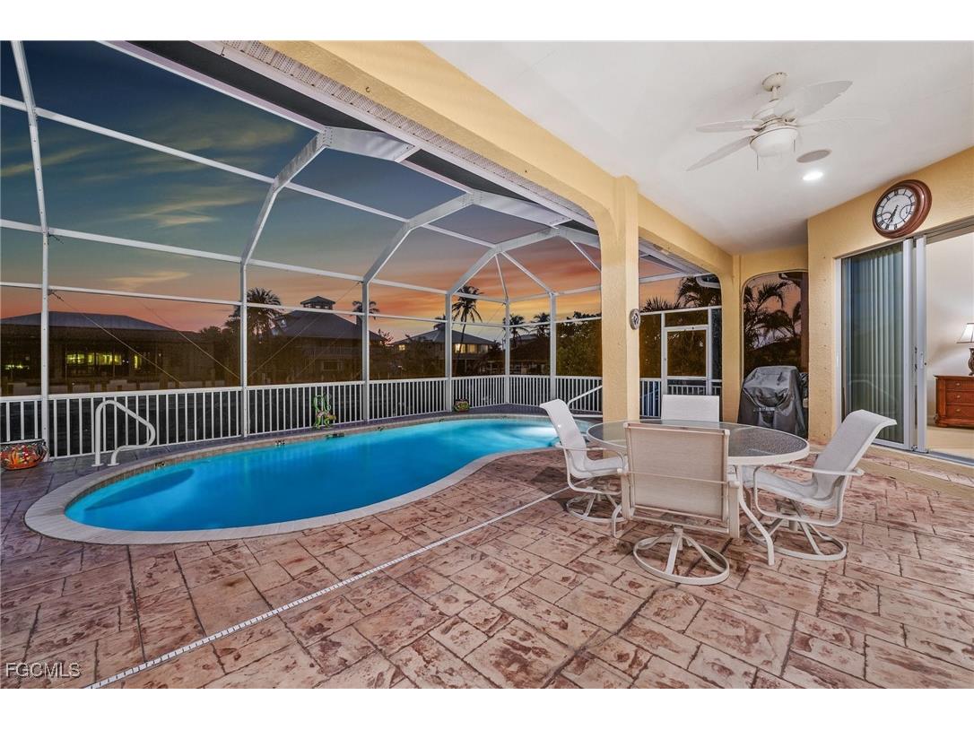 2372 Sapodilla Lane Saint James City FL 33956 2025019620 image1