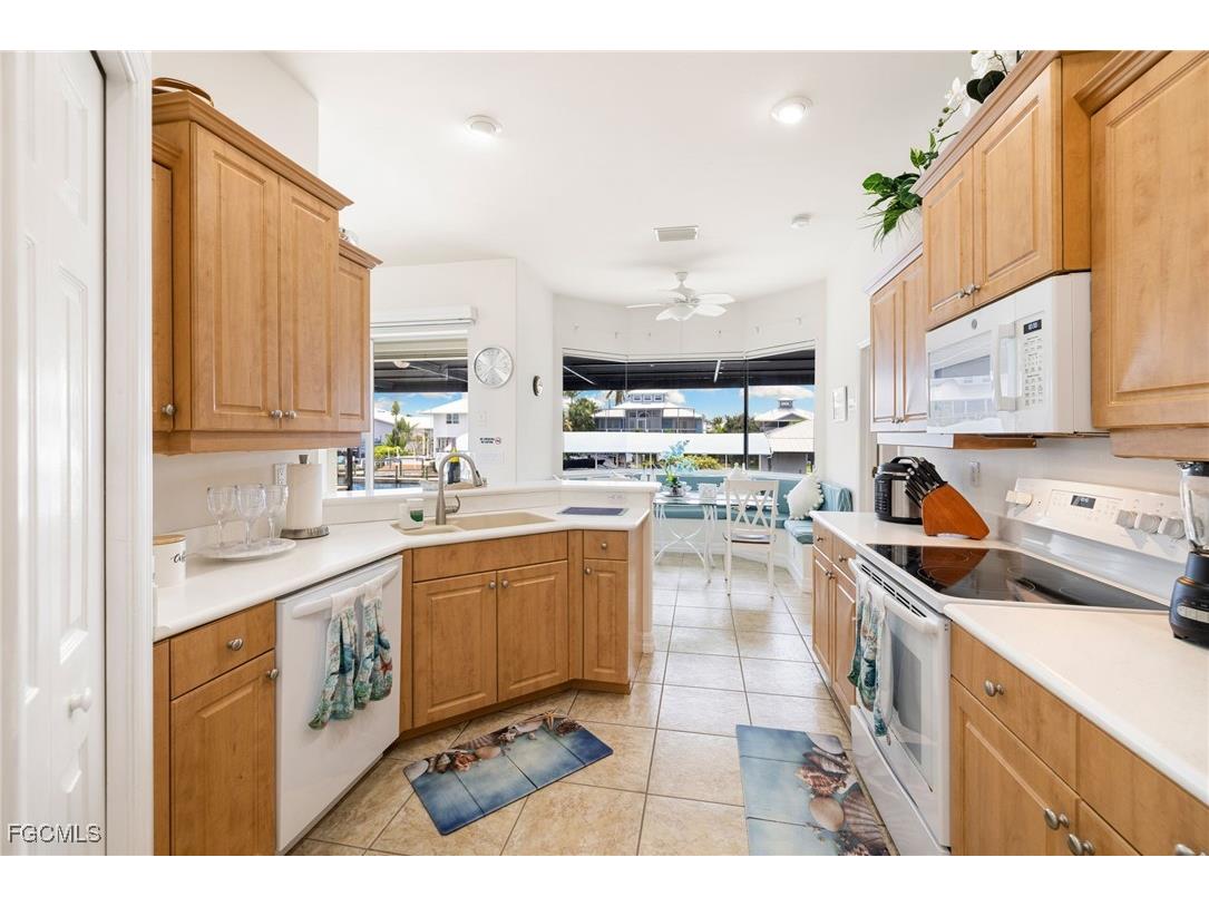 2372 Sycamore Street Saint James City FL 33956 2025003435 image13