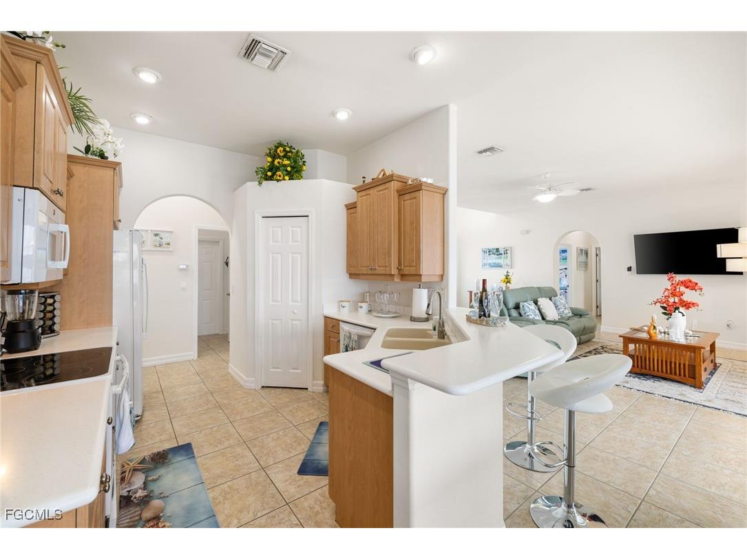 2372 Sycamore Street Saint James City FL 33956 2025003435 image14