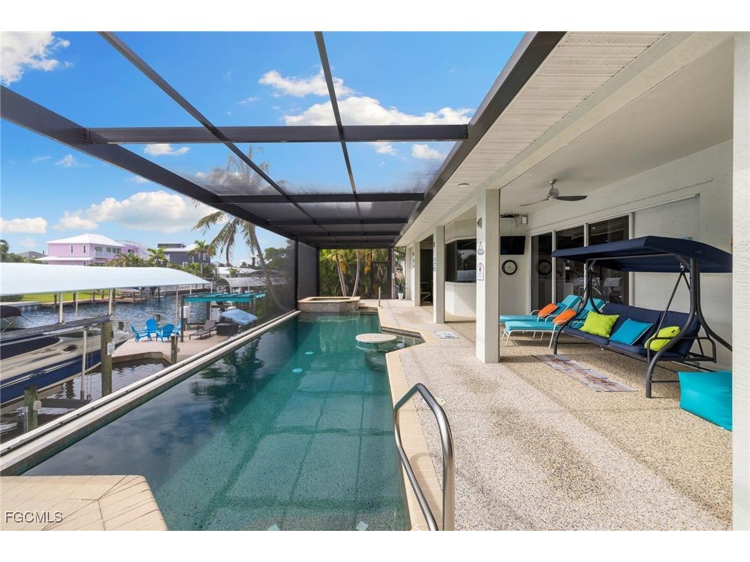 2372 Sycamore Street Saint James City FL 33956 2025003435 image38