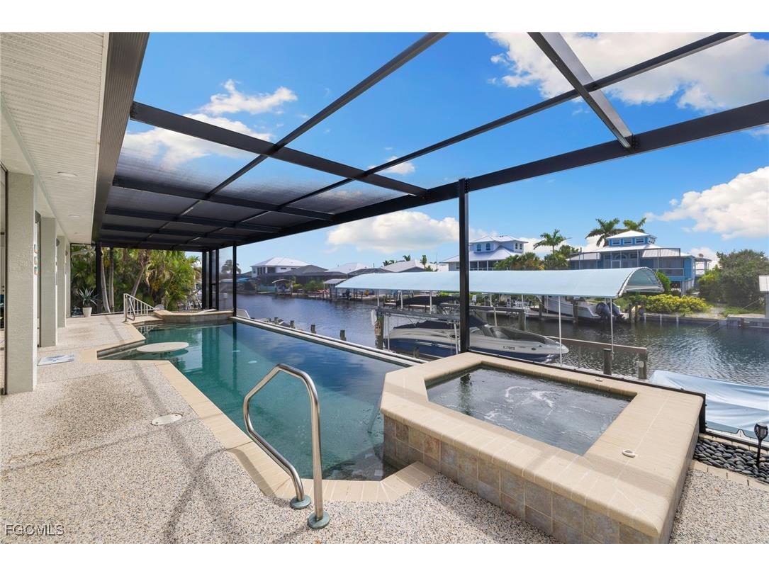 2372 Sycamore Street Saint James City FL 33956 2025003435 image40