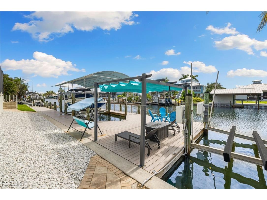 2372 Sycamore Street Saint James City FL 33956 2025003435 image44