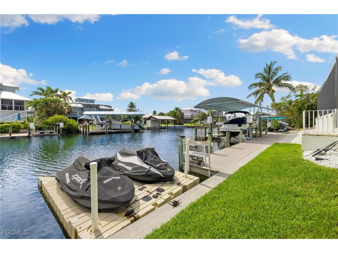 2372 Sycamore Street Saint James City FL 33956 2025003435 image47