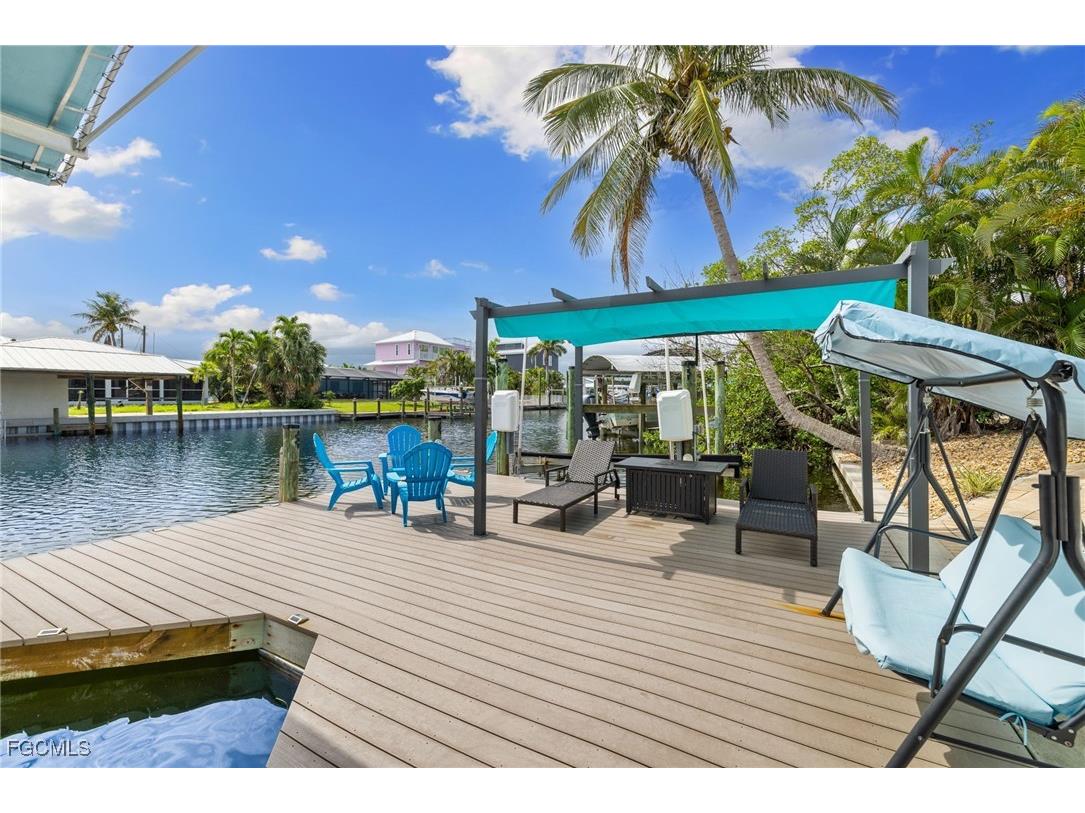 2372 Sycamore Street Saint James City FL 33956 2025003435 image48