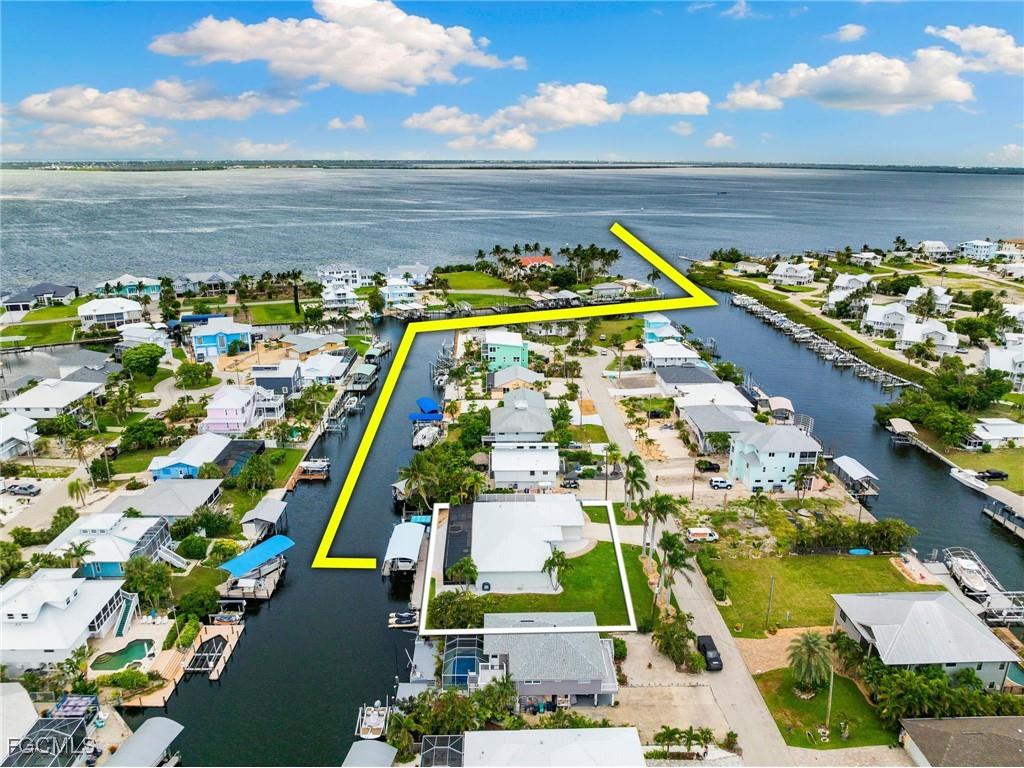 2372 Sycamore Street Saint James City FL 33956 2025003435 image49