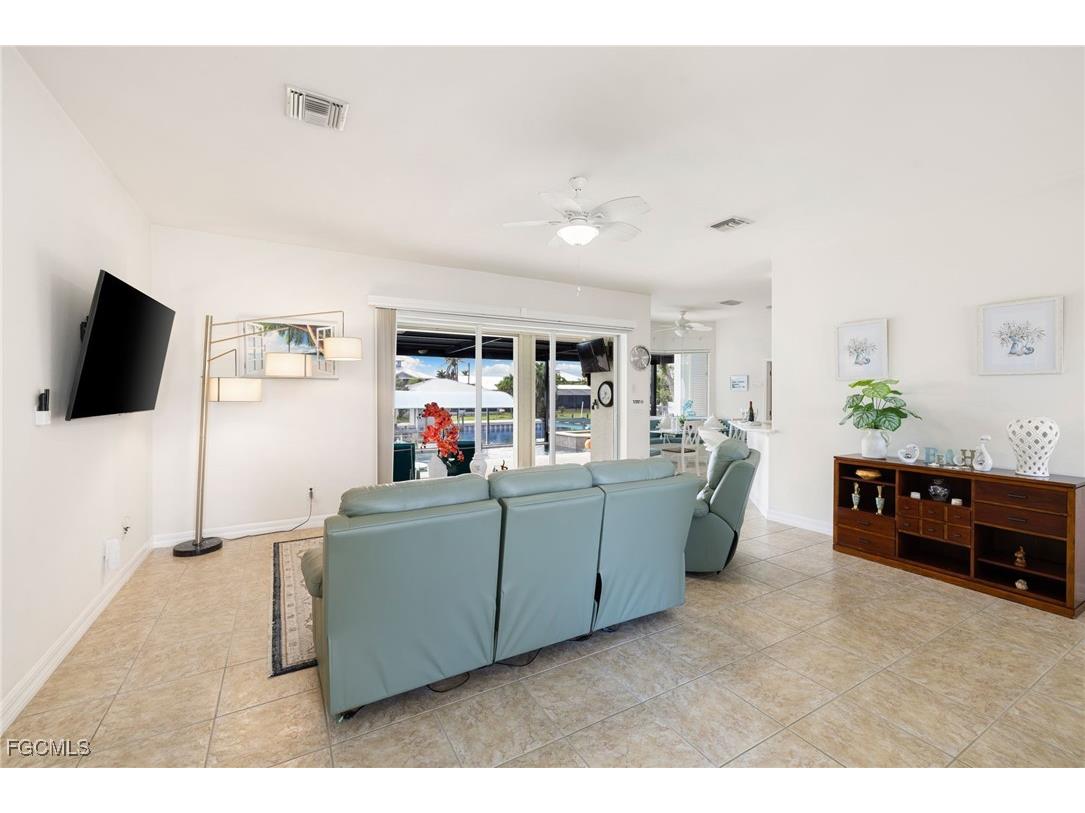 2372 Sycamore Street Saint James City FL 33956 2025003435 image7