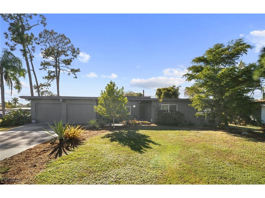 2372 Woodland Terrace Fort Myers FL 33907 2025025047 image1