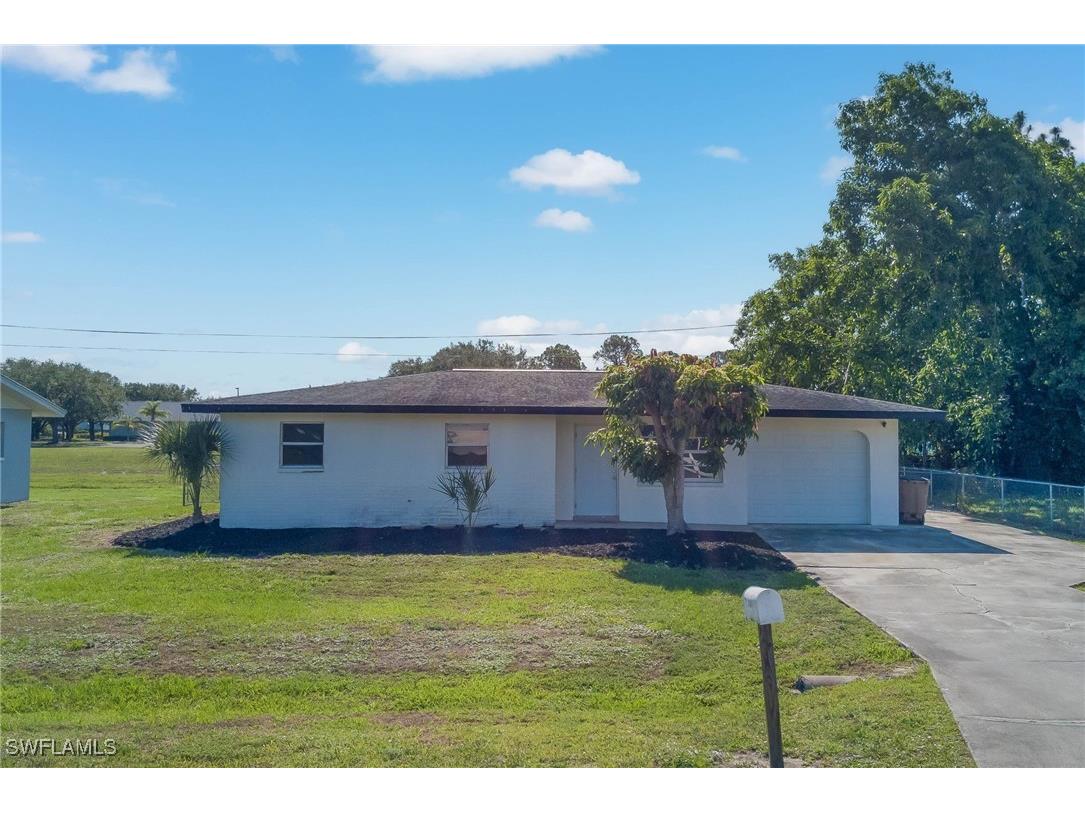2374 Andros Avenue Fort Myers FL 33905 225048709 image1