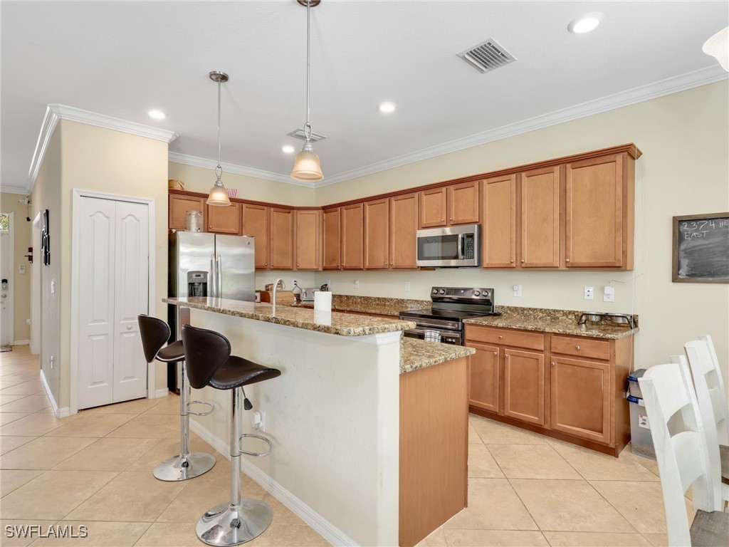 2374 Heydon Circle E Naples FL 34120 225081998 image4