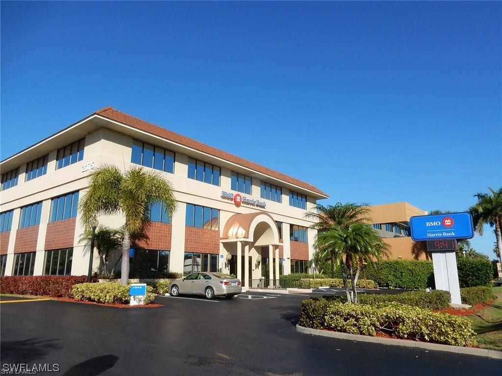 2375 Tamiami Trail N #304 Naples FL 34103 224014819 image1