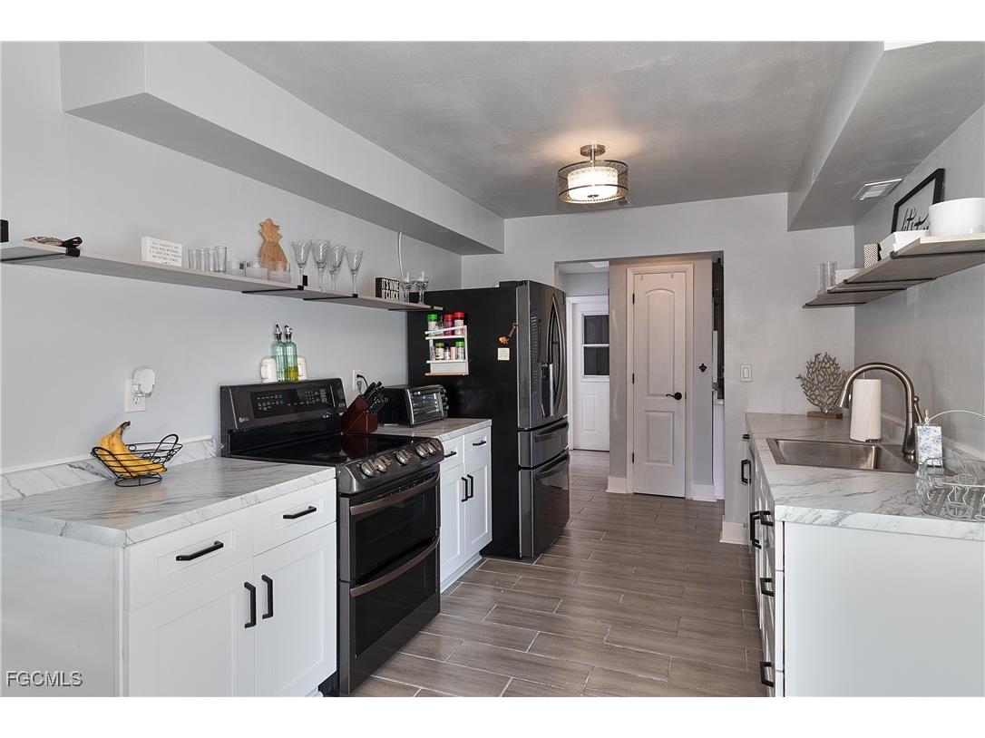 2376 Armour Drive Dunedin FL 34698 2025025341 image11