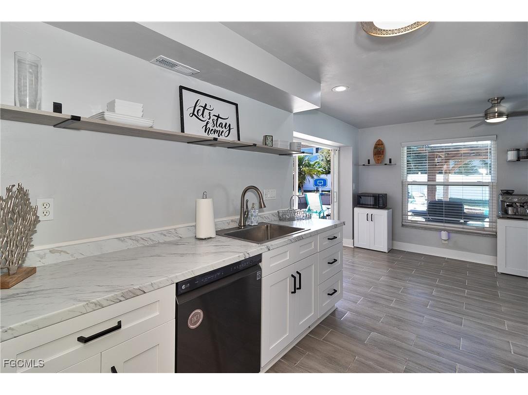 2376 Armour Drive Dunedin FL 34698 2025025341 image12