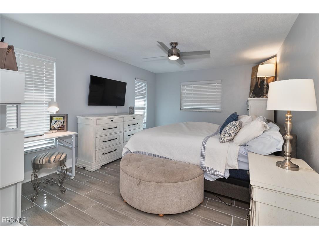 2376 Armour Drive Dunedin FL 34698 2025025341 image15