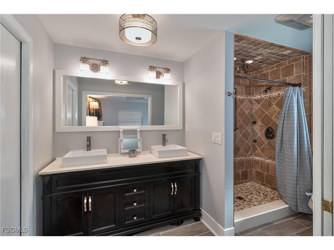 2376 Armour Drive Dunedin FL 34698 2025025341 image18