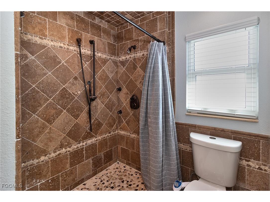 2376 Armour Drive Dunedin FL 34698 2025025341 image19