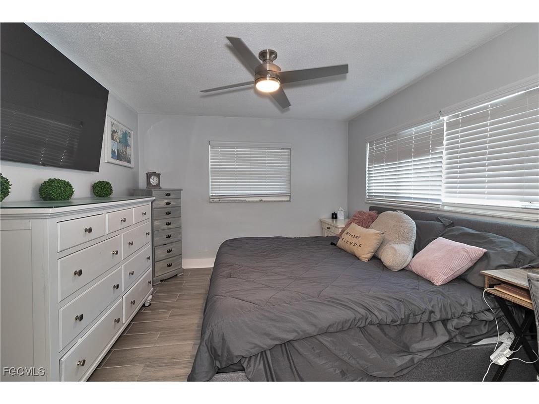 2376 Armour Drive Dunedin FL 34698 2025025341 image20