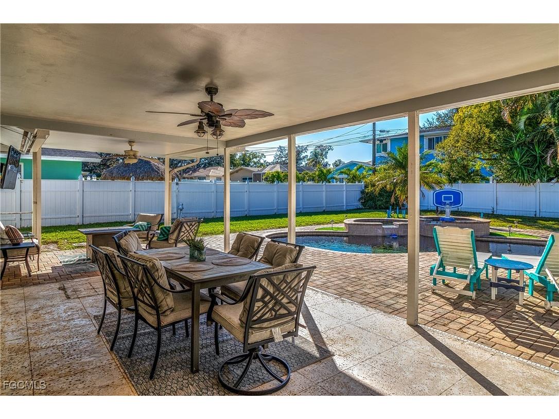 2376 Armour Drive Dunedin FL 34698 2025025341 image26