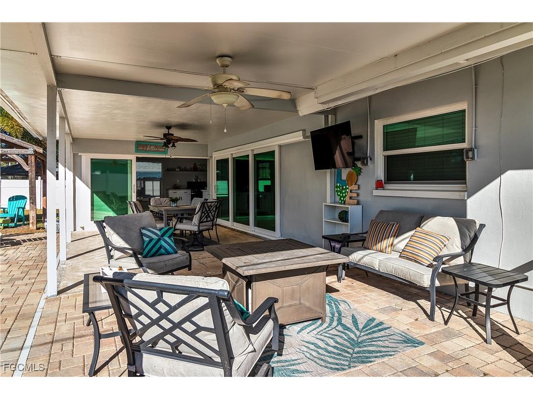 2376 Armour Drive Dunedin FL 34698 2025025341 image28