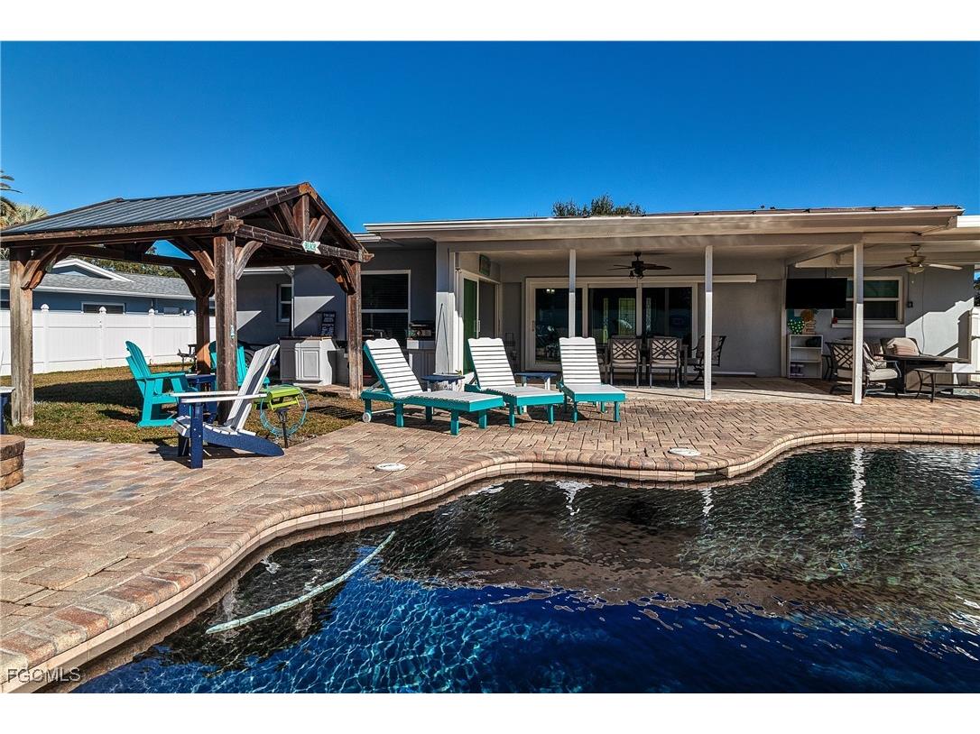 2376 Armour Drive Dunedin FL 34698 2025025341 image35