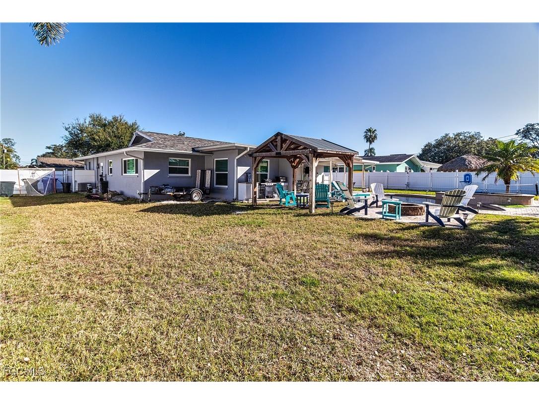 2376 Armour Drive Dunedin FL 34698 2025025341 image36