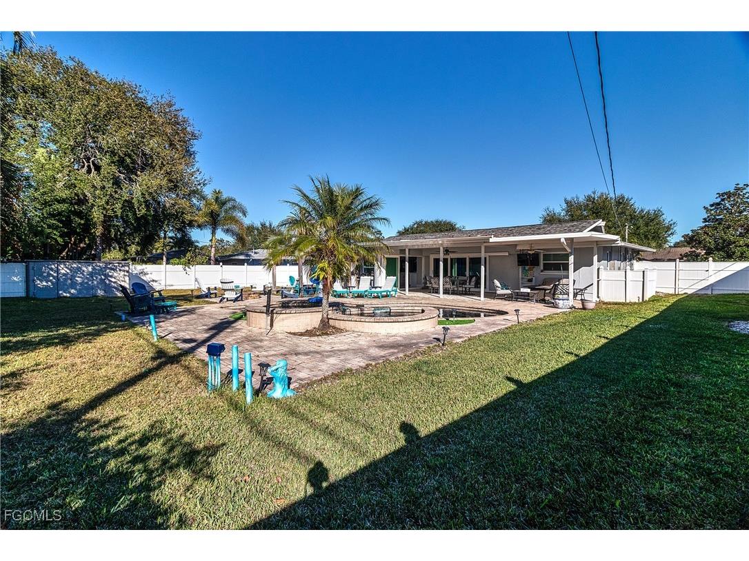 2376 Armour Drive Dunedin FL 34698 2025025341 image37