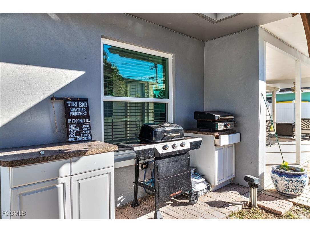 2376 Armour Drive Dunedin FL 34698 2025025341 image39