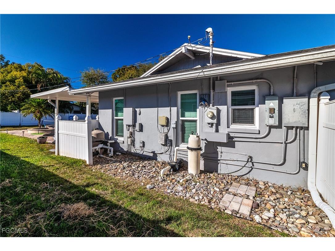 2376 Armour Drive Dunedin FL 34698 2025025341 image40