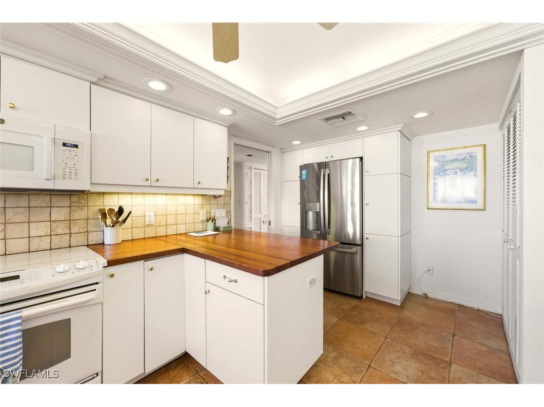 2378 Gulf Shore Boulevard N #303 Naples FL 34103 225085190 image12