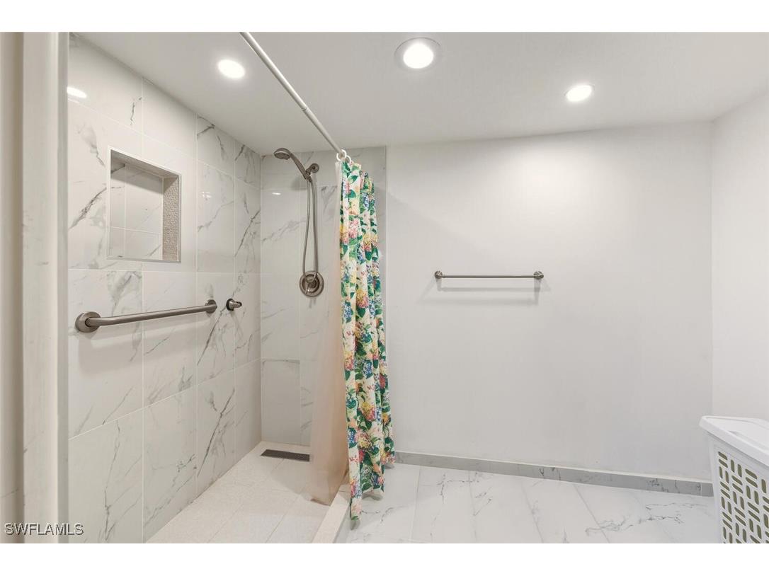 2378 Gulf Shore Boulevard N #303 Naples FL 34103 225085190 image19