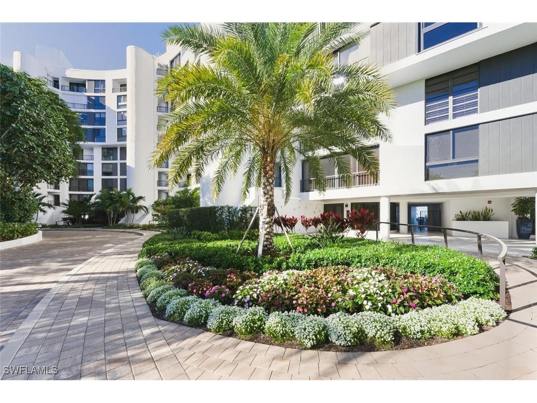 2378 Gulf Shore Boulevard N #303 Naples FL 34103 225085190 image2