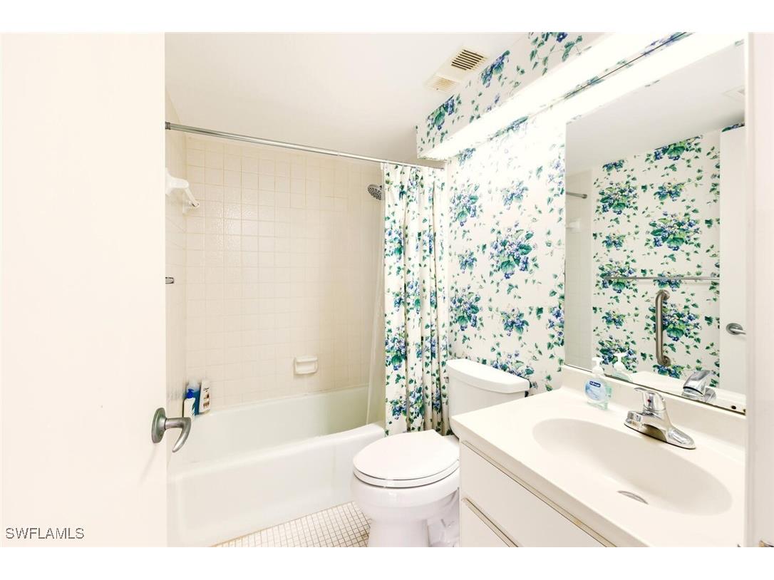 2378 Gulf Shore Boulevard N #303 Naples FL 34103 225085190 image22
