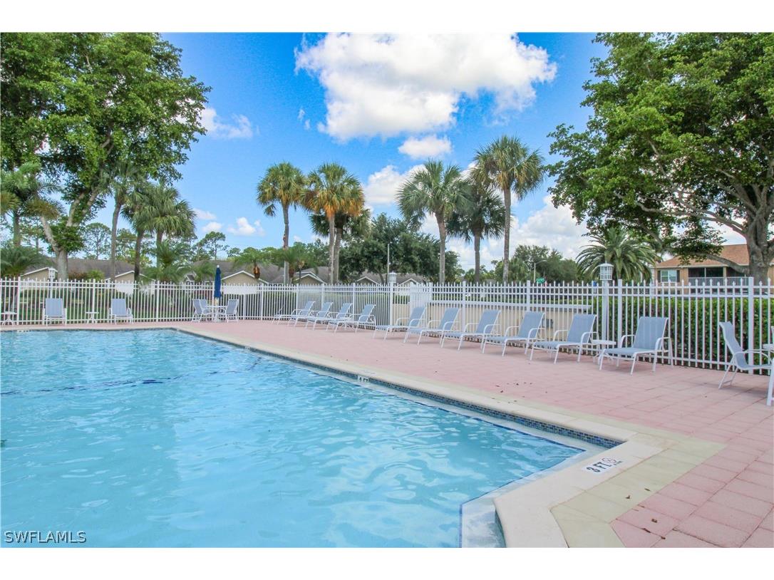 2380 Piccadilly Circles #102 Naples FL 34112 224046225 image1
