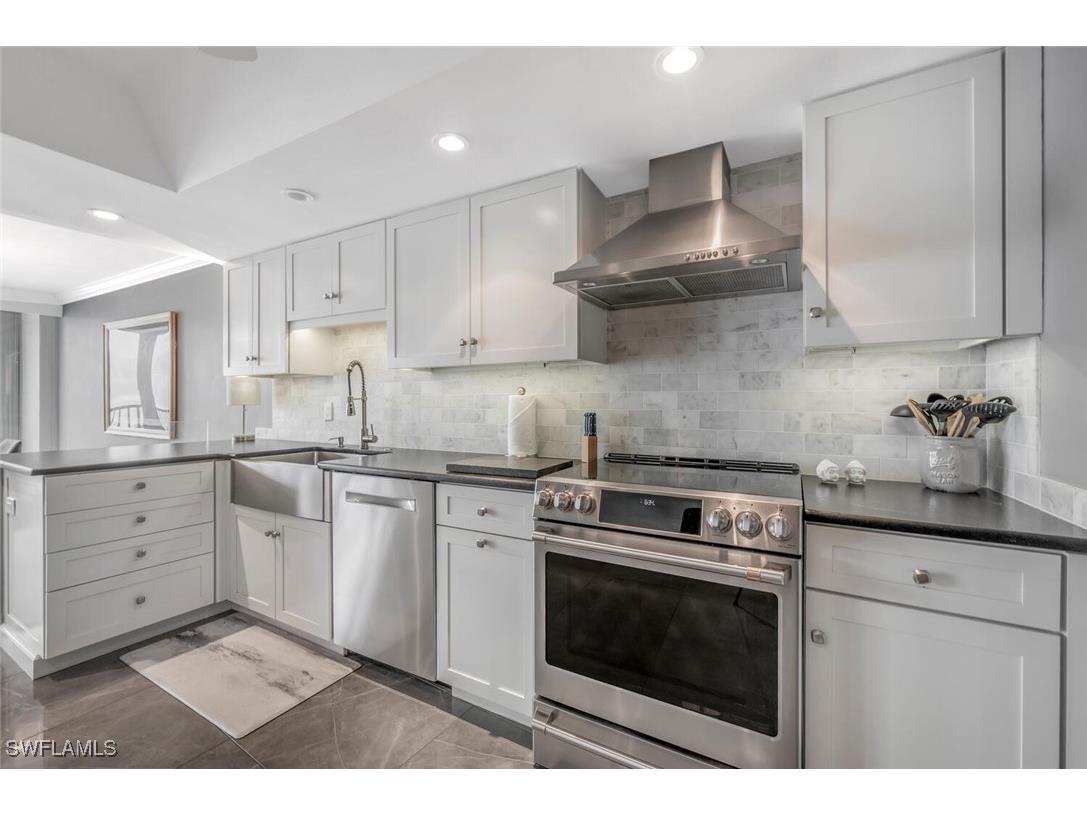 2381 Gulf Shore Boulevard N #503 Naples FL 34103 225036830 image18