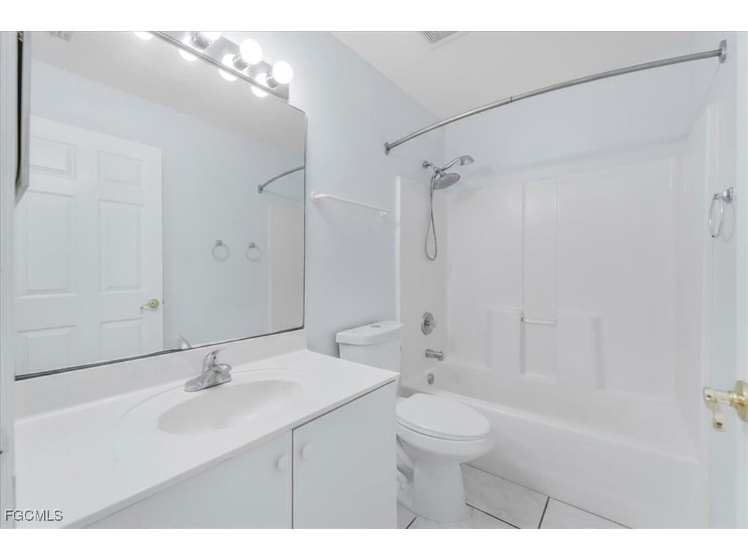 2831 White Boulevard Naples FL 34117 2025010012 image13