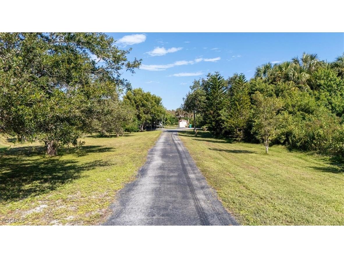 2831 White Boulevard Naples FL 34117 2025010012 image3