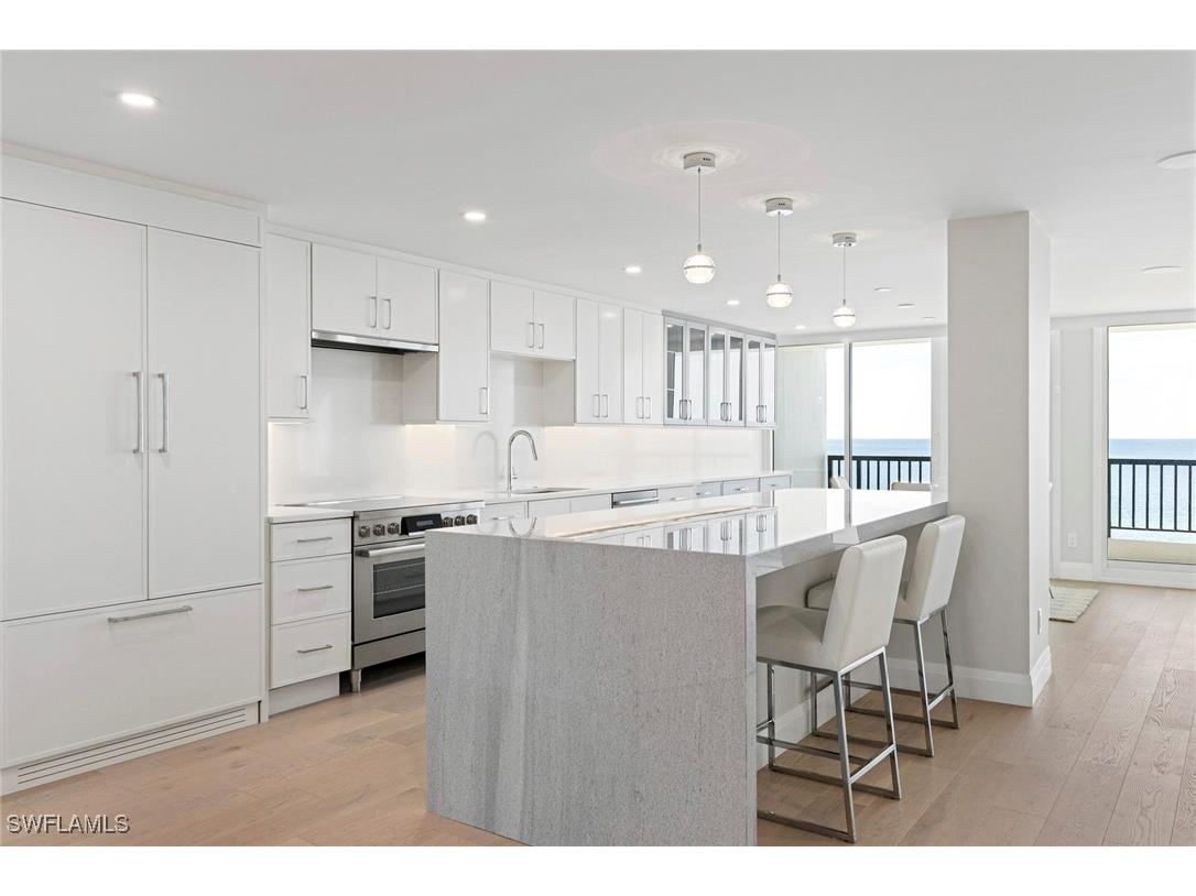 2382 Gulf Shore Boulevard N #502 Naples FL 34103 226001352 image1
