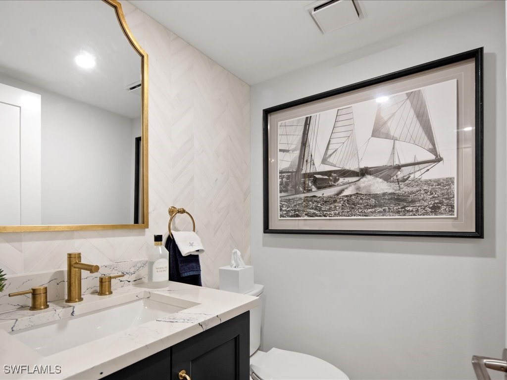 2386 Gulf Shore Boulevard N #104 Naples FL 34103 225079441 image18