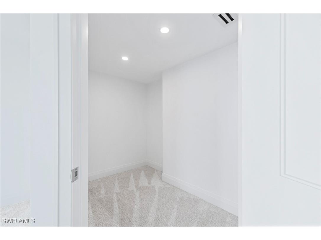 2388 Gulf Shore Boulevard N #204 Naples FL 34103 225081848 image18