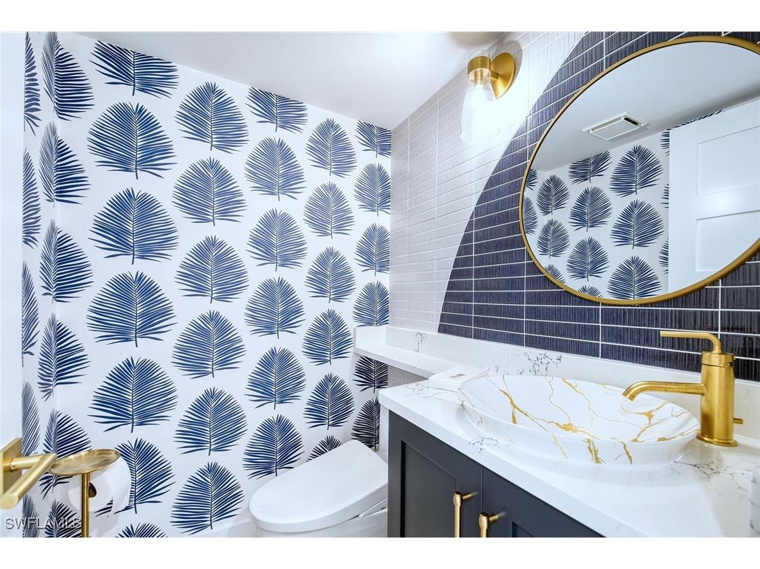 2389 Gulf Shore Boulevard N #302 Naples FL 34103 225076314 image14