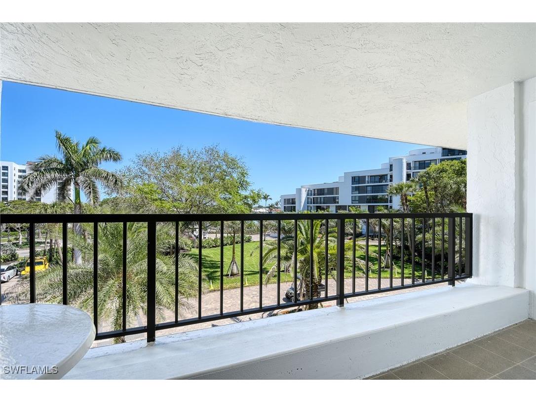 2389 Gulf Shore Boulevard N #302 Naples FL 34103 225076314 image28