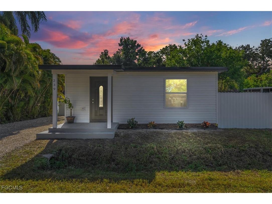 239 State Street North Fort Myers FL 33903 2025021807 image1