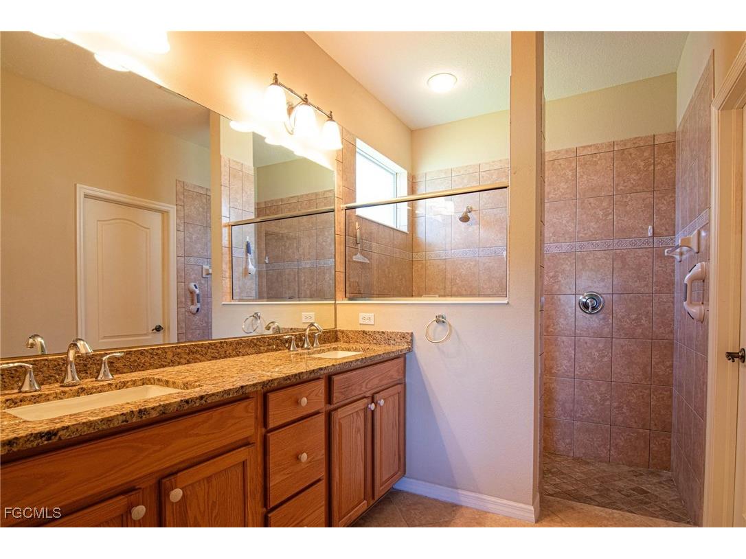 2390 Verdmont Court Cape Coral FL 33991 2025018393 image15